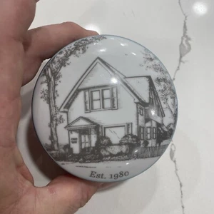 Tiffany & Co Pampered Chef Excellent Awards Achiever Ceramic Lidded Trinket Dish - Picture 1 of 16