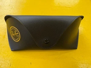 Occhiali da sole Ray-Ban ricambio neri SOLO CUSTODIA a scatto - Foto 1 di 4