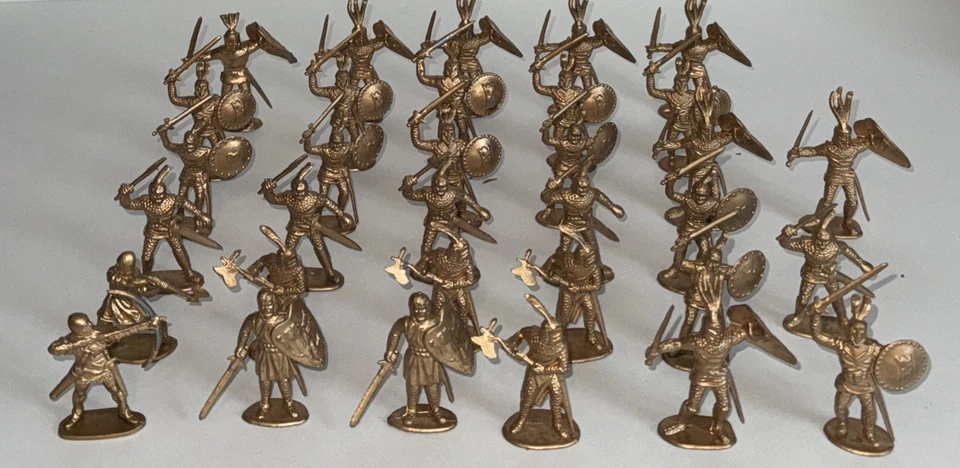 Timpo Refundido Caballeros de Oro - Modelos de plástico pintado 54 mm - Años 90 Foto 1 de 4