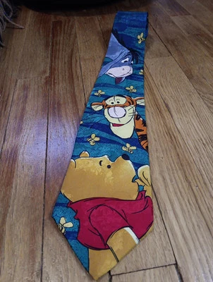 Vintage Winnie The Pooh Silk Necktie Made in Italy VTG Disney Tigger Eeyore Neck - Imagem 1 de 4