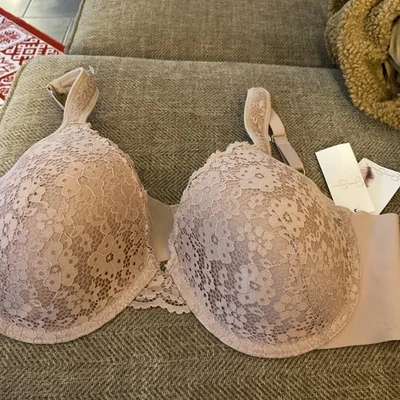 Jessica Simpson 轻薄衬里钢圈文胸花卉印花全覆盖尺寸 40 D — 第 1/4 张图片