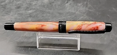 Pluma Estilográfica MONTEVERDE EE. UU. Prima Rosa Remolino Mediana Plumín Estate Foto 1 de 4