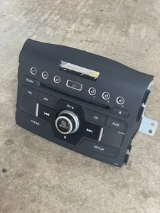 2012-2014 Honda CR-V AM FM CD Player Radio Receiver OEM C03B53063 - Picture 1 of 9