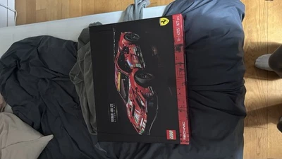 LEGO Technic: Ferrari 488 GTE “AF Corse #51” (42125) - Photo 1/4