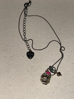 Pre-owned Betsy Johnson Skull & Heart Gunmetal  Necklace - Excellent Condition - Image 1 of 4