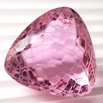 Piedra preciosa suelta facetada natural 95,00 CT+ color rosa kuncita corte billón Foto 1 de 4
