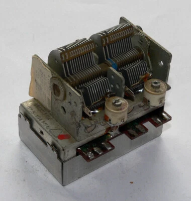 DDR Robotron Werra Ukw-Tuner 4413.13-02, Drehko 3005.2 m. 320/12 pF 87,5-104 MHz - Bild 1 von 4