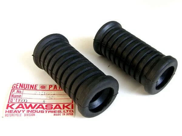 2x Kawasaki Footrest Foot Pegs Rest footpeg rubber z1 h1 h2 kz400 nos kh kz oem - Image 1 of 1