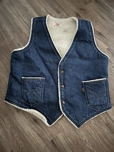 Levi Vest - Picture 1 of 3