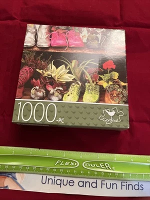 NUEVO Rompecabezas Cardinal 1000 Piezas "Zapatos con Plantas" 22" x 14" ¡Diversión!! Foto 1 de 4