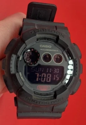 Reloj G-Shock con Correa de Acero Inoxidable Modelo 30 GD120MB-1CR Foto 1 de 4