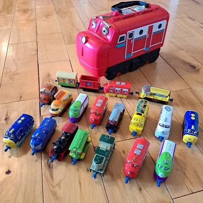 ENORME LOTE DE 19 TREN CHUGGINTON DIECAST CON ESTUCHE DE TRANSPORTE WILSON Foto 1 de 4