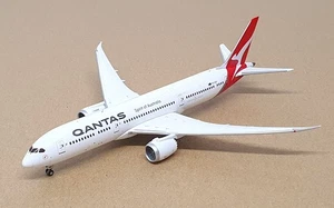 Gemini Jets 1/400 Scale GJQFA1644 - Boeing 787-9 Aircraft Qantas VH-DRM - Picture 1 of 5