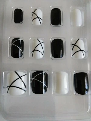 Black and White Geo Shape Design False Artificial Nail Tip "Geo Kiss" Short - Image 1 of 2
