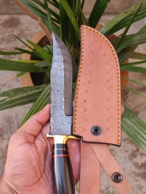 Handgefertigtes Bowie-Messer aus Damaststahl, Messing-Parierstück & Horngriff - Bild 1 von 4