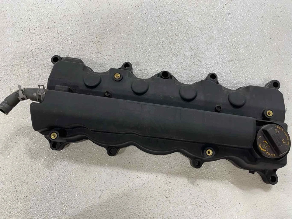 Cubierta de válvula de motor de 1,8 L 12310RNAA01 OEM para Honda Civic 2006-2015 Foto 1 de 4