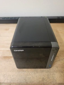 QNAP TS-453D 4-Bay NAS Enclosure (No Disks) READ DESCRIPTION - Afbeelding 1 van 8