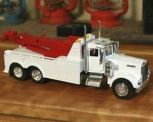 1/32 NEW RAY DIE-CAST & PLASTIC  KENWORTH W900 TOW TRUCK 