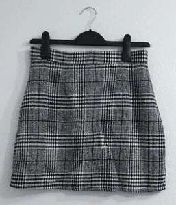 Black & White Tartan Style Pattern Mini Skirt Zip Close Womens S Casual Fashion - Picture 1 of 4
