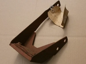 ASTON MARTIN DBS REAR BUMP STOP REBOUND BRACKET LH 069-026-0181 - Picture 1 of 2