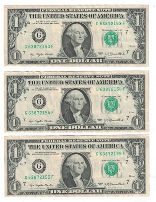 ** LOT OF 3 1977 $1 ONE DOLLAR GREEN SEAL CONSECUTIVE SERIAL NUMBER FR.1909-G ** - Image 1 of 2