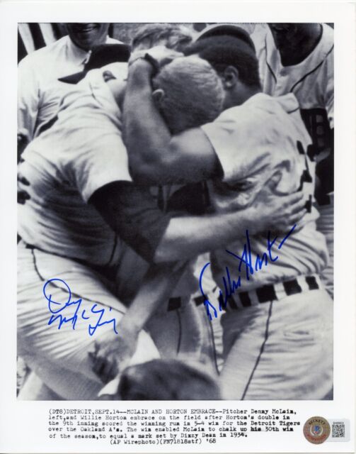 Detroit Tigers Denny McLain Signed wire photo 30th win 9-14-68 B&W SI photo  JSA