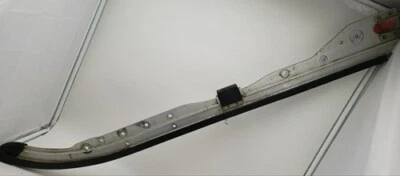 Riel de suspensión trasero izquierdo Yamaha 2000-2003 SX600R VMAX 500 8EA-47411-00-00  Foto 1 de 4