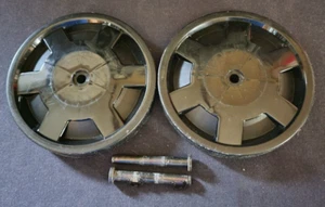 Limpiador de alfombras Bissell PROdry serie 7350 ruedas de repuesto izquierda y derecha  - Imagen 1 de 3