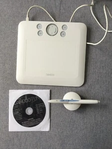 WACOM BAMBUS "FUN" kleines Touch Grafiktablett + Stift + Ständer CTE-450/W sehr guter Zustand ❤️ - Bild 1 von 1