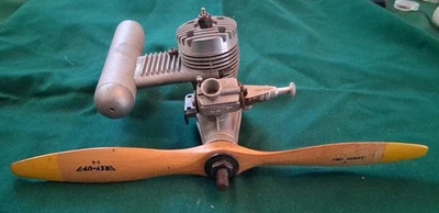 K&B Engine - K&B Engine (B20) w/K&B carb and muffler -  Used  - Image 1 of 4