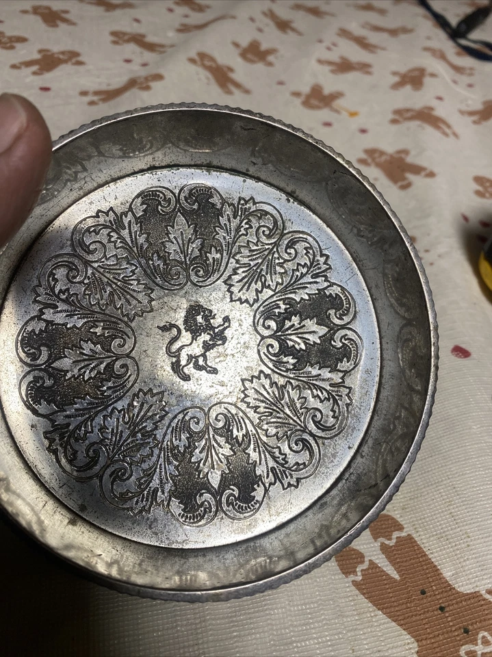 Plato de plata vintage caramelo baratija plato cuenco, borde floral desplazado 5” estampado Foto 1 de 4