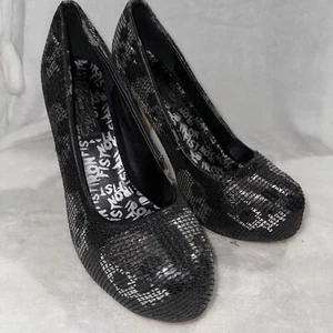 Zapatos de tacón alto Iron Fist talla 7 negros con calaveras plateadas - Imagen 1 de 14