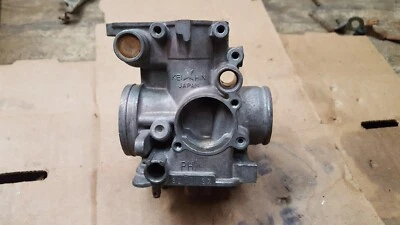 Carrocería carburador lateral derecho Honda XR200R XR200 R 1984 o 1985 Keihin PH32A A Foto 1 de 4