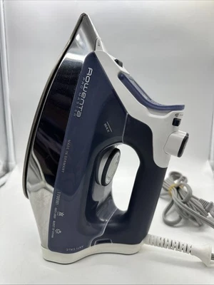 Rowenta Pro Master Micro Steam Iron DW 8080 120V Very Good Used Condition - Image 1 of 4