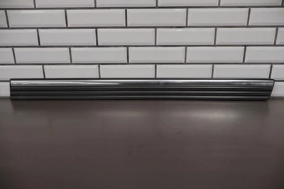 2001-2002 Chevy Silverado 2500HD отделка молдингом для правой пассажирской передней двери - Изображение 1 из 4