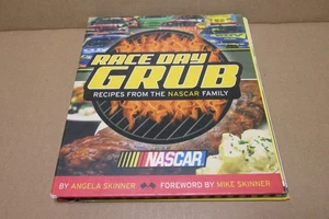 "NASCAR RACE DAY GRUB" RECIPE BOOK from THE NASCAR FAMILY - Imagen 1 de 3