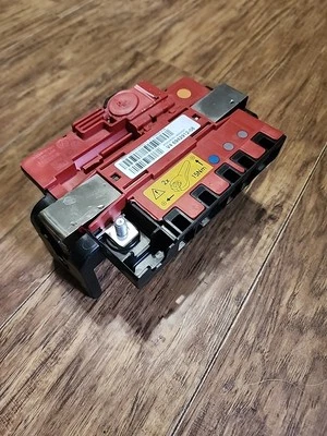 宝马 E90 E92 E82 128i 135i 335i 328i M3 330i 323i 335 电池配电 — 第 1/4 张图片