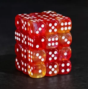 NUOVO Dadi Cube Set di 36 D6 (12mm) - Glisten Vulcano On Fire (Rossi e Gialli) - Foto 1 di 1