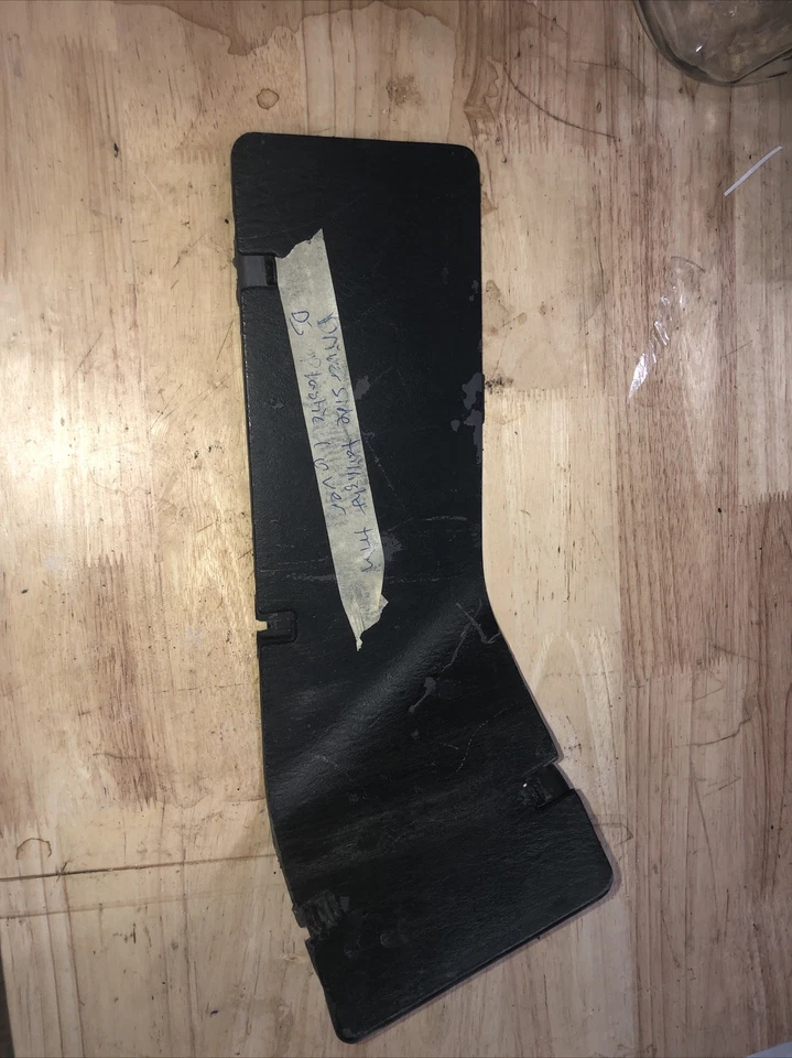 1995-1999 mitsubishi eclipse driver side taillight trim plastic cover d3 - Image 1 of 2