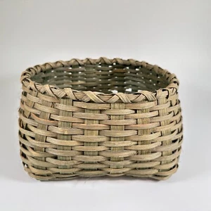 Handgewebter grüner Korb 5" hoch x 8,5" lang x 7,5" breit - Bild 1 von 11