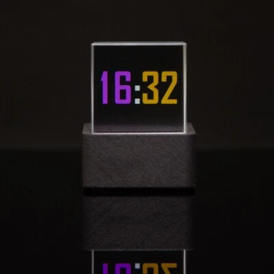 Espositore Cubo Olografico Una Soluzione Moderna per il Monitoraggio di Tempo e Meteo - Immagine 1 di 4