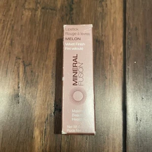 Lápiz labial Mineral Fusion melón 0,13 oz lápiz labial acabado terciopelo - Imagen 1 de 2