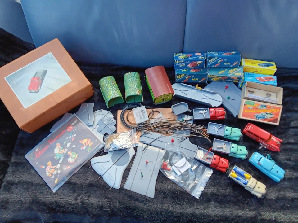 Schuco Varianto,großes Konvolut 7 Autos und 1 Anhänger - Bild 1 von 4