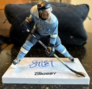 FIGURA CLÁSICA DE INVIERNO SIDNEY CROSBY 2008 AUTOGRAFIADA CON CERTIFICADO DE AUTENTICIDAD KB Authenticics #11200 - Imagen 1 de 9
