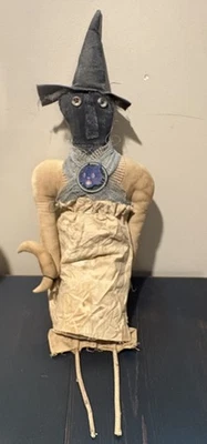 Muñeca bruja de Halloween de otoño arte popular primitivo sucia Foto 1 de 4