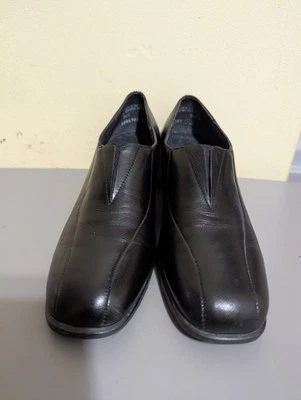 Munro American Women's Size 8.5N Slip On Wedge Loafers  - Image 1 of 4