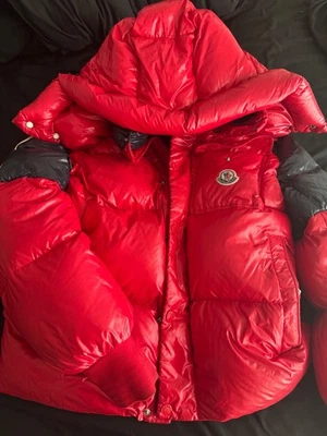 Moncler auténtico para niños talla 12 Foto 1 de 4
