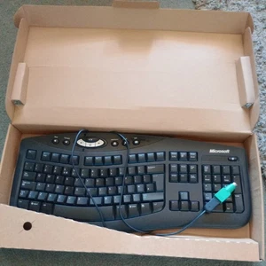 Microsoft Comfort Curve Keyboard - Afbeelding 1 van 5