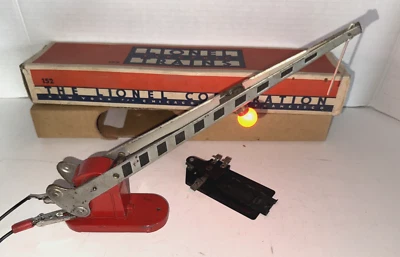 LIONEL O GAUGE 152 AUTOMATIC CROSSING GATE & 153C CONTACTORS OB/INSERT - Image 1 of 4