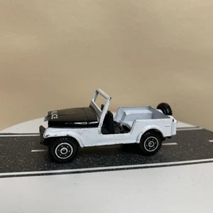 Unbranded Diecast Zylmex Zee Toys Jeep CJ-7 Police Vehicle White/Black 1:64 NM - Picture 1 of 13